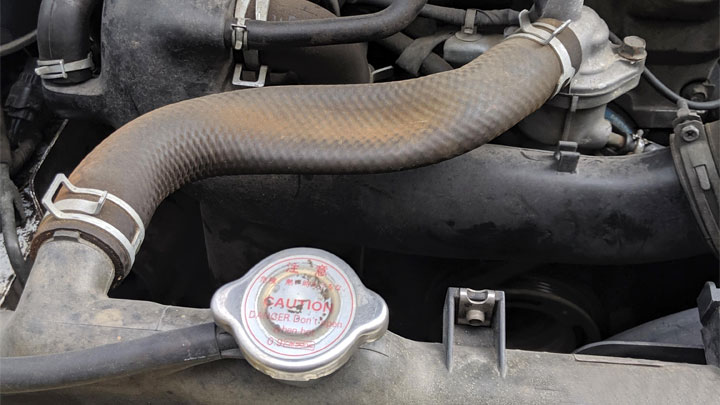 collapsed-radiator-hose.jpg