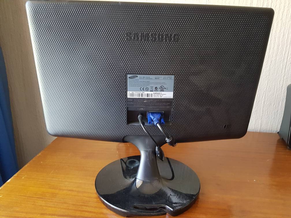 [For Sale] - Samsung SyncMaster SA100 18.5 inch | Monitors | Carbonite