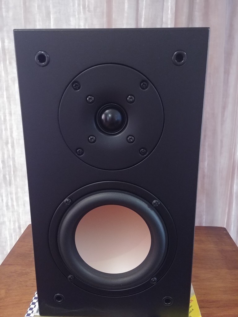 [Sale] - Bentley Acoustics FR100 Bookshelf Speakers | Video | Carbonite