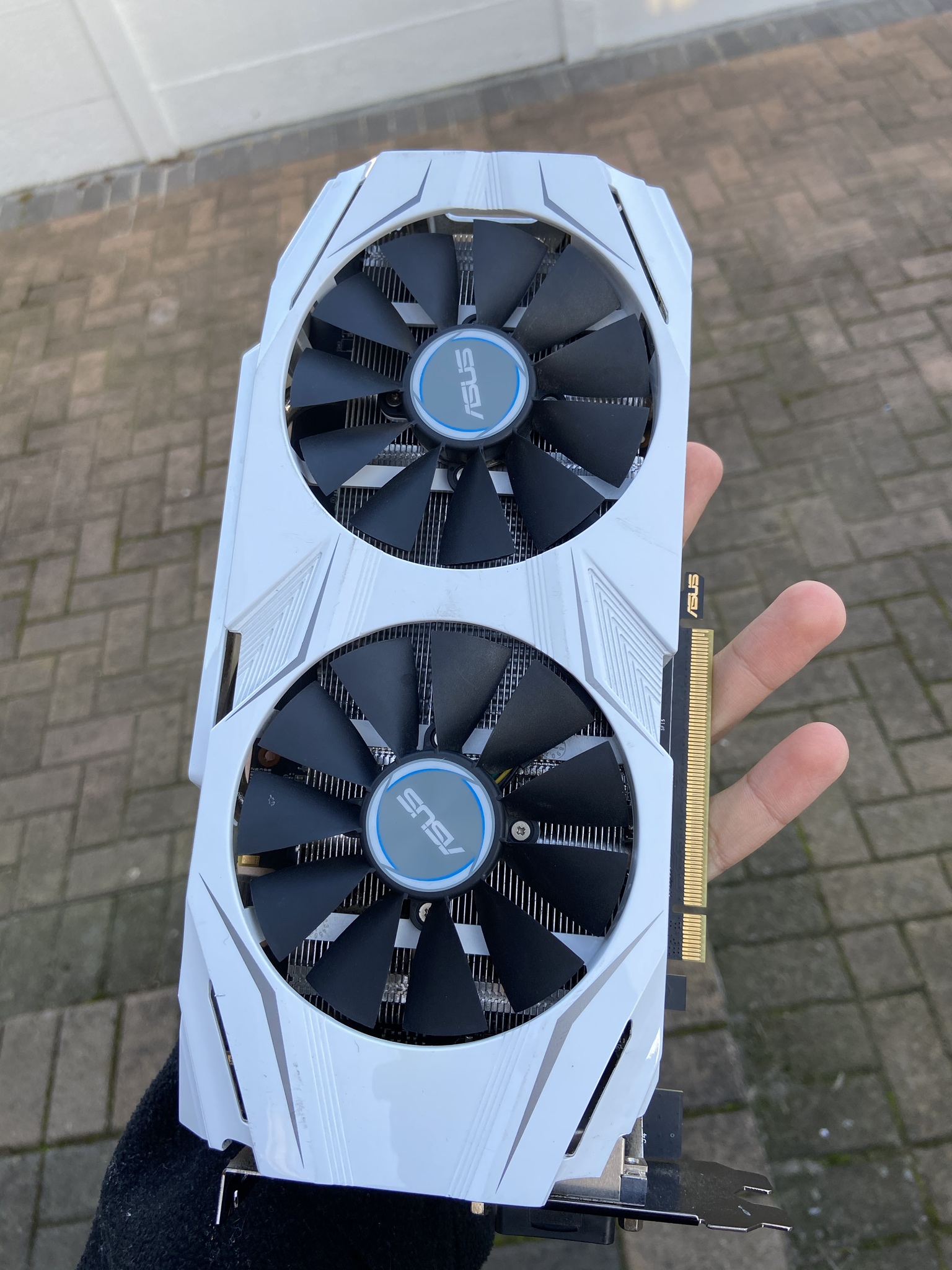 Sale Asus Dual Gtx 1070 8gb Nvidia Carbonite