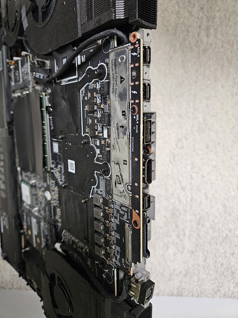 [For Sale] - (the good) half of an m16/m18 Alienware laptop | Combo ...