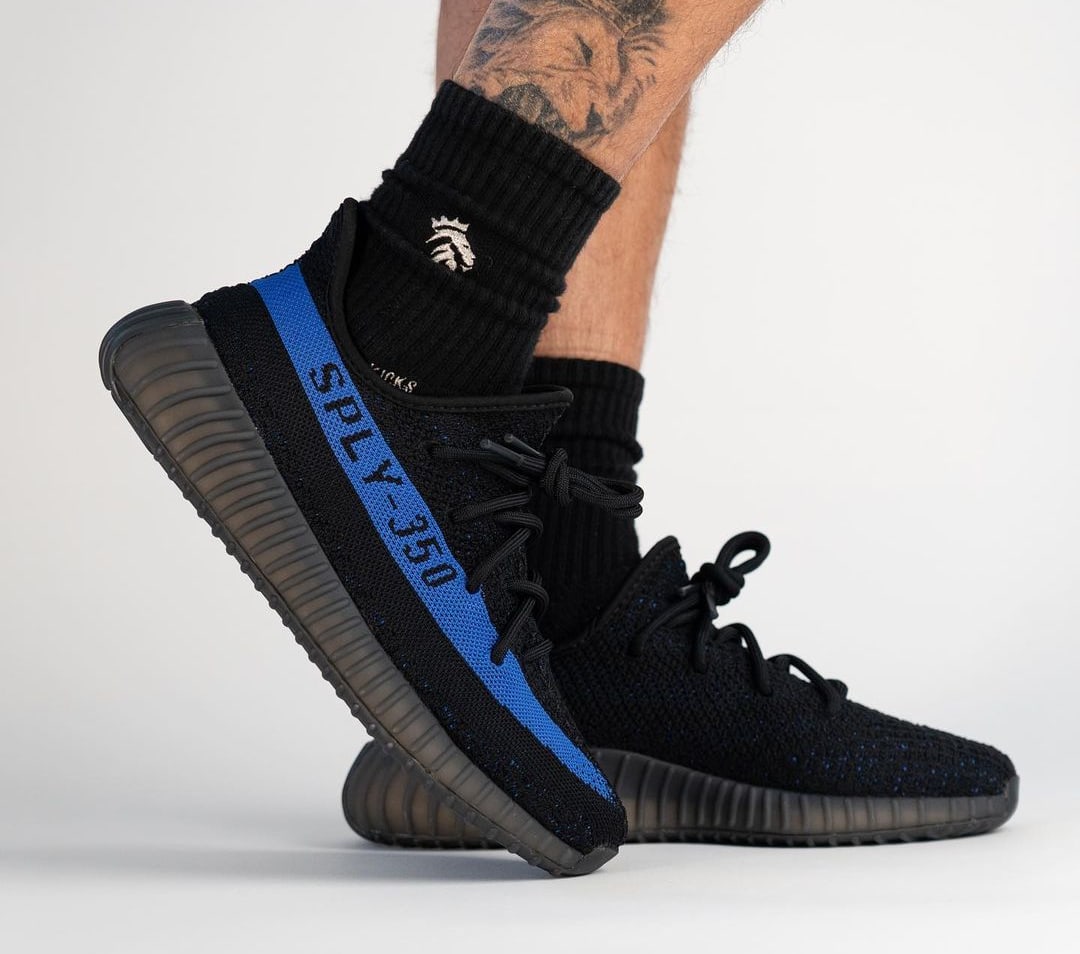 adidas-yeezy-boost-350-v2-dazzling-blue-gy7164-lateral