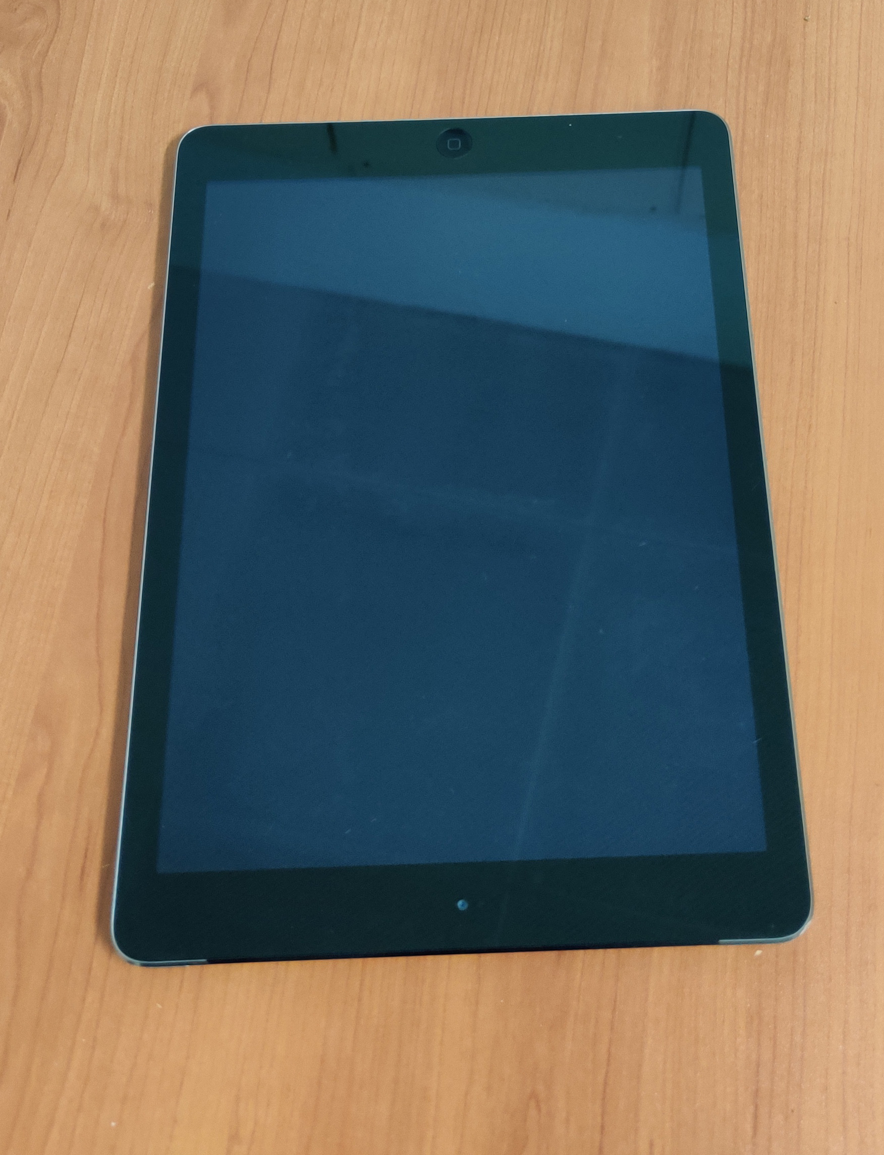 [Sale] - iPad Air 1 16GB wi-fi and cellular | Tablets | Carbonite